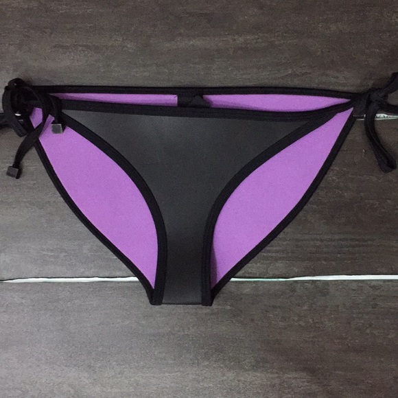 Triangl black side tie bikini bottoms size XS - Picture 1 of 8